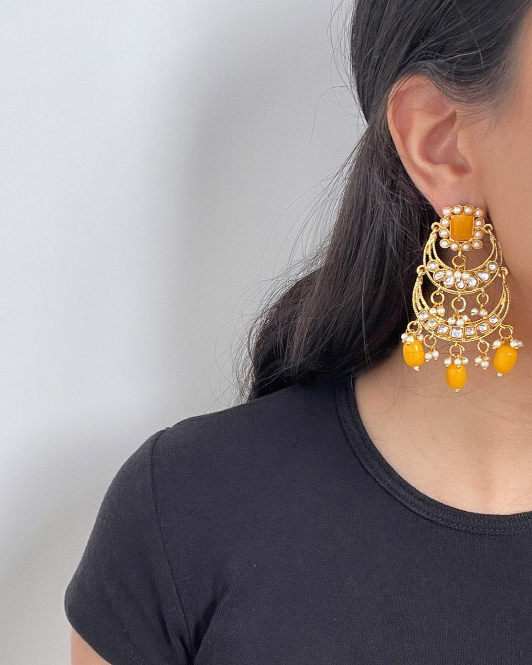 Gold colored maang tikka set - yellow