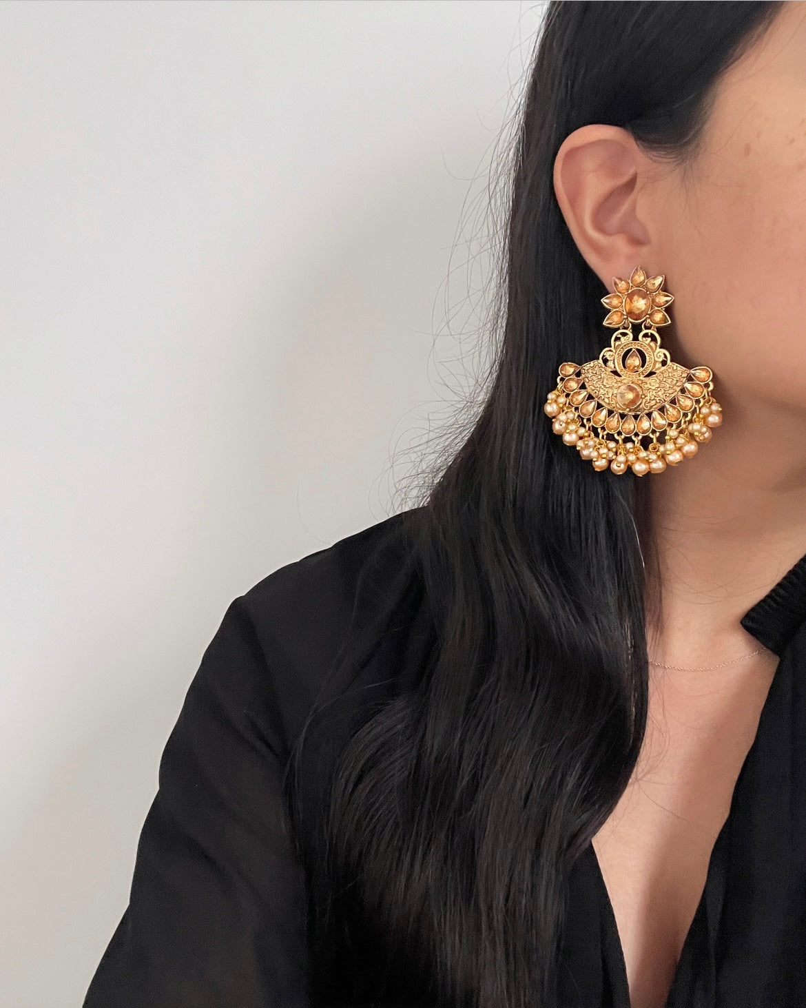 Goudkleurige chandeliers