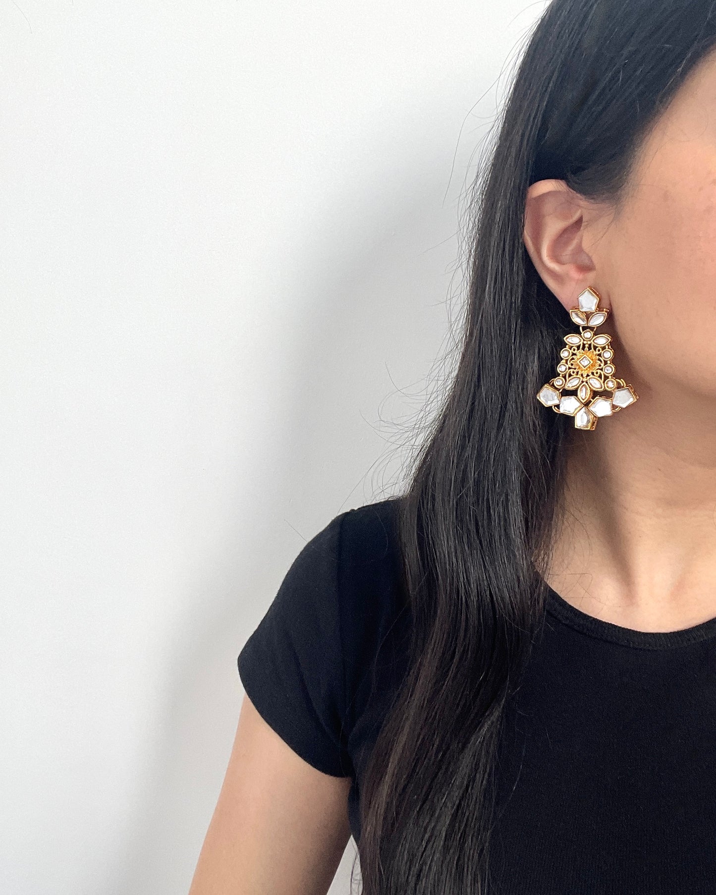 Statement oorbellen met spiegelstenen