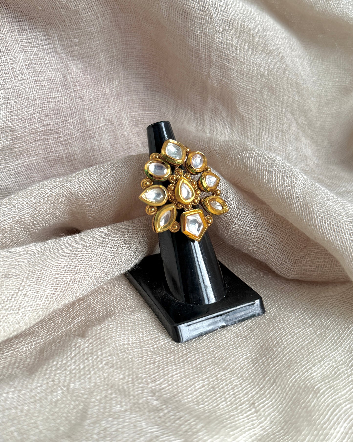 Goudkleurige statement ring