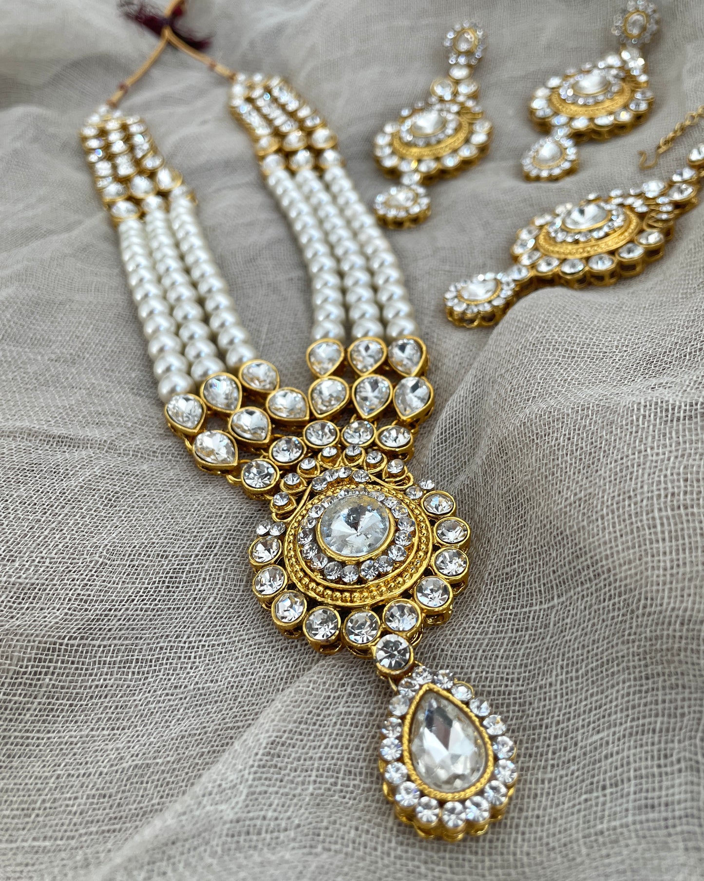 Statement jewelry set with rani haar and pearls