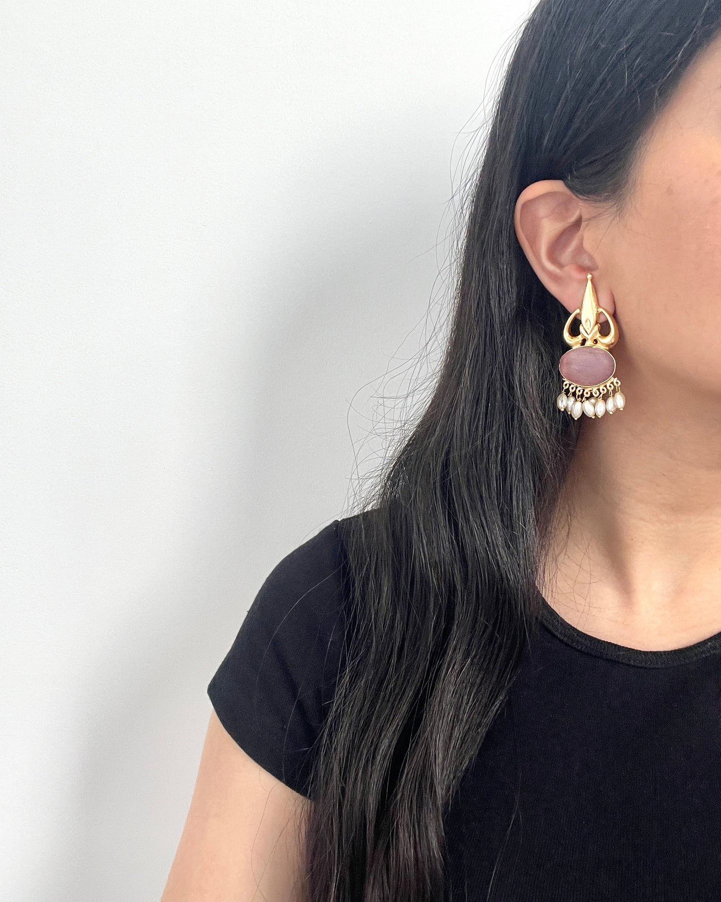 Goudkleurige oorbellen met Monalisa glas-stenen