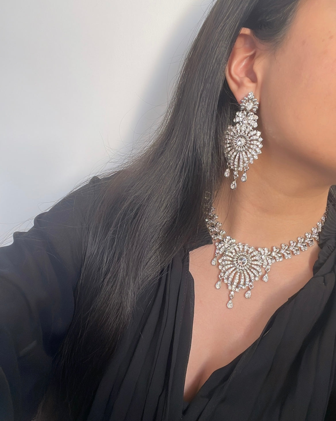 Silver colored jewelry set