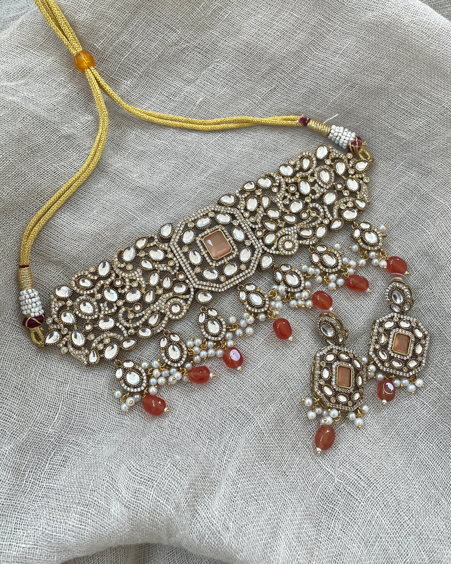 Elegante sieradenset met amberkleurige stenen