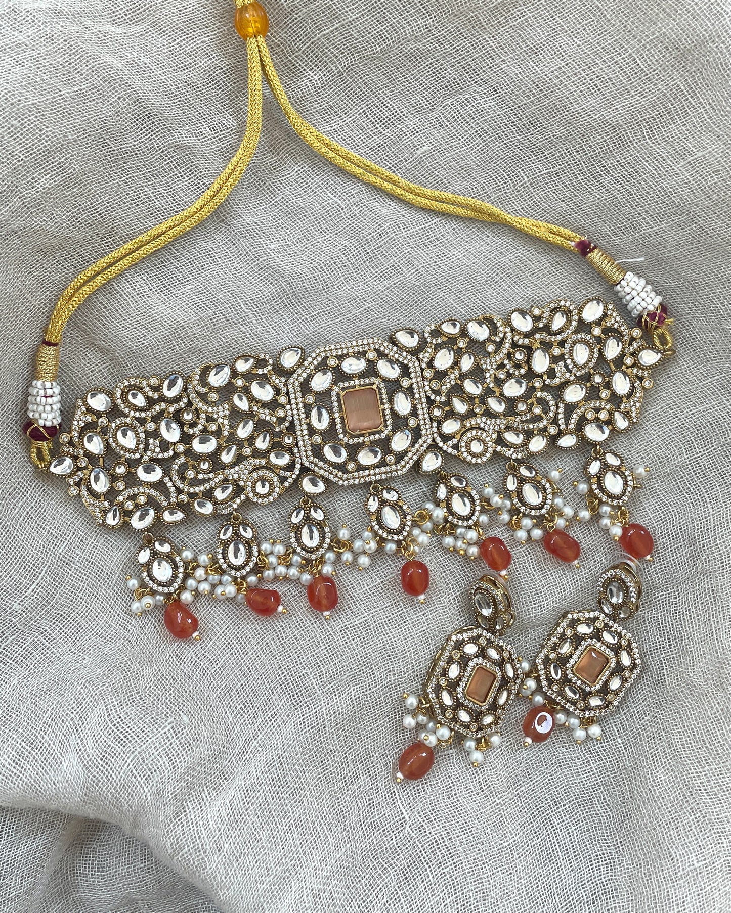 Elegante sieradenset met amberkleurige stenen