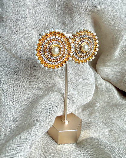 Goudkleurige oorknoppen met parels