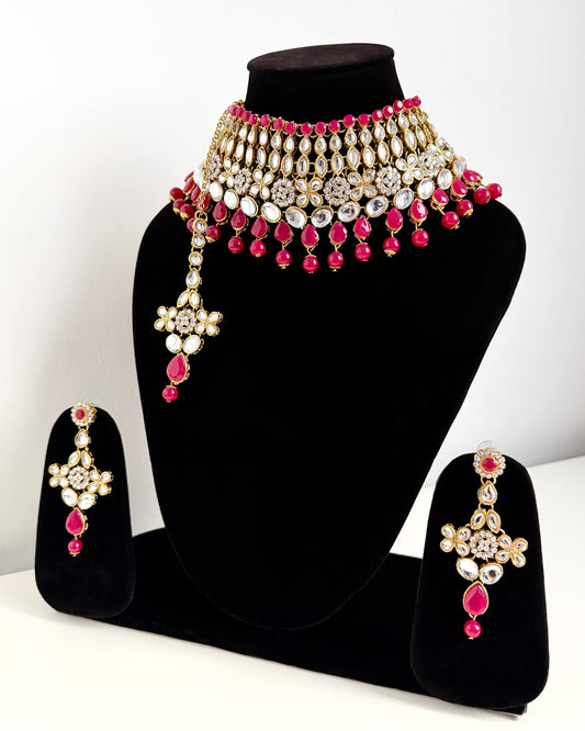 Sieradenset met donkerroze afwerking