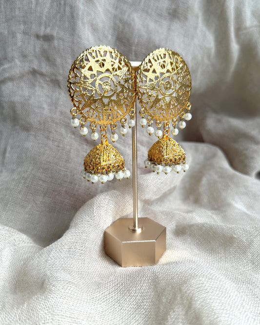 Goudkleurige statement jhumka