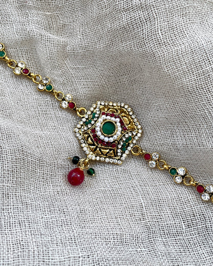 Bajuband with colored details and pearls
