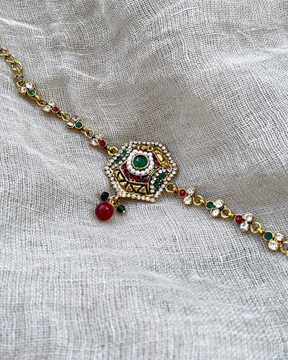Bajuband with colored details and pearls