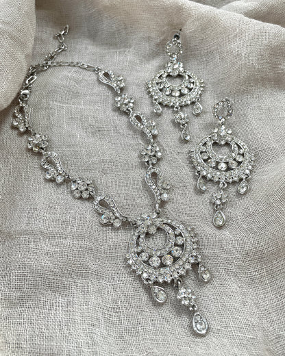 Silver colored jewelry set with chandbalis