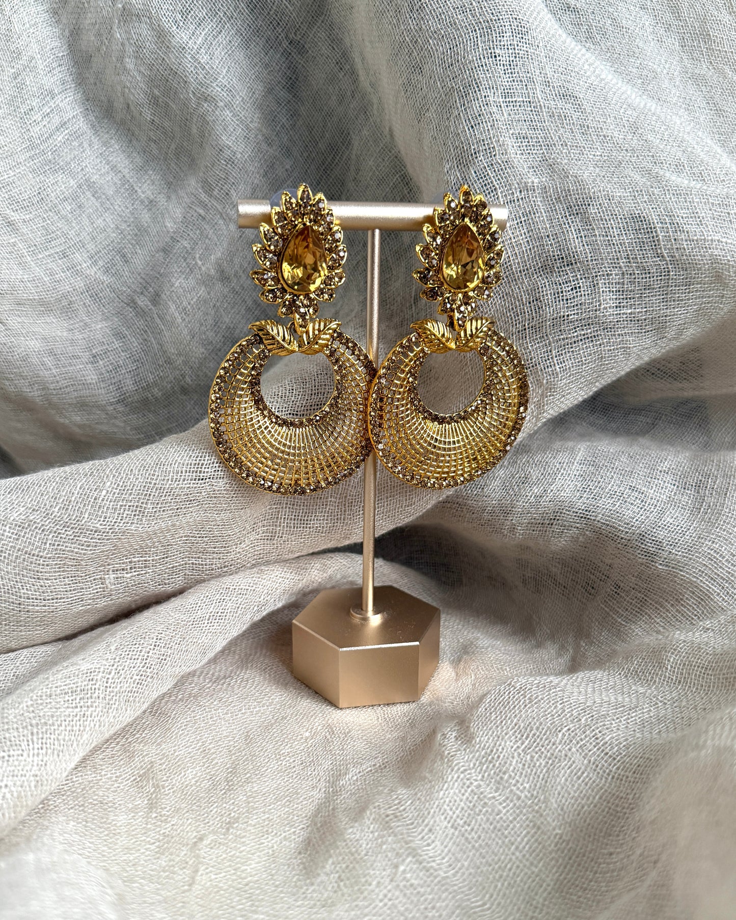 Goudkleurige oorbellen