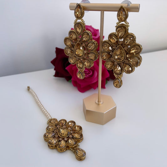 Gold colored maang tikka set